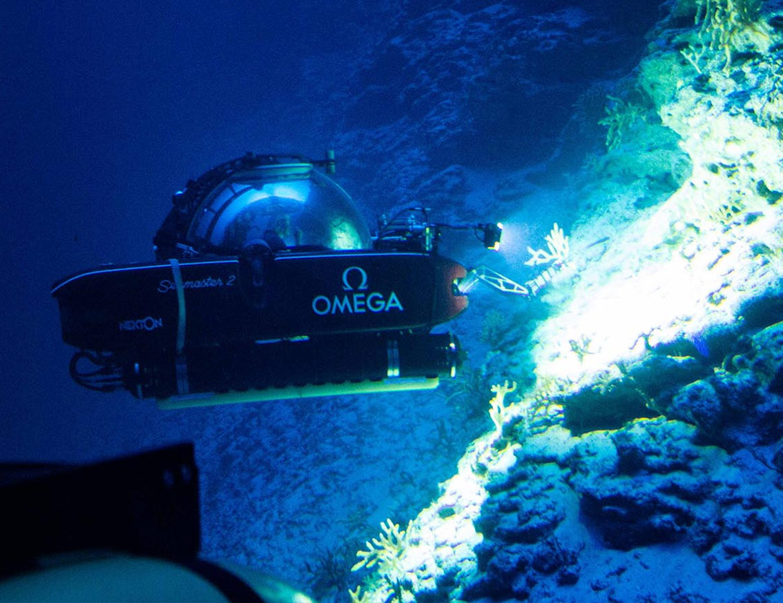 The submersible Seamaster 2 exploring the ocean floor.